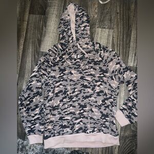 Men’s Under Armour camo hoodie